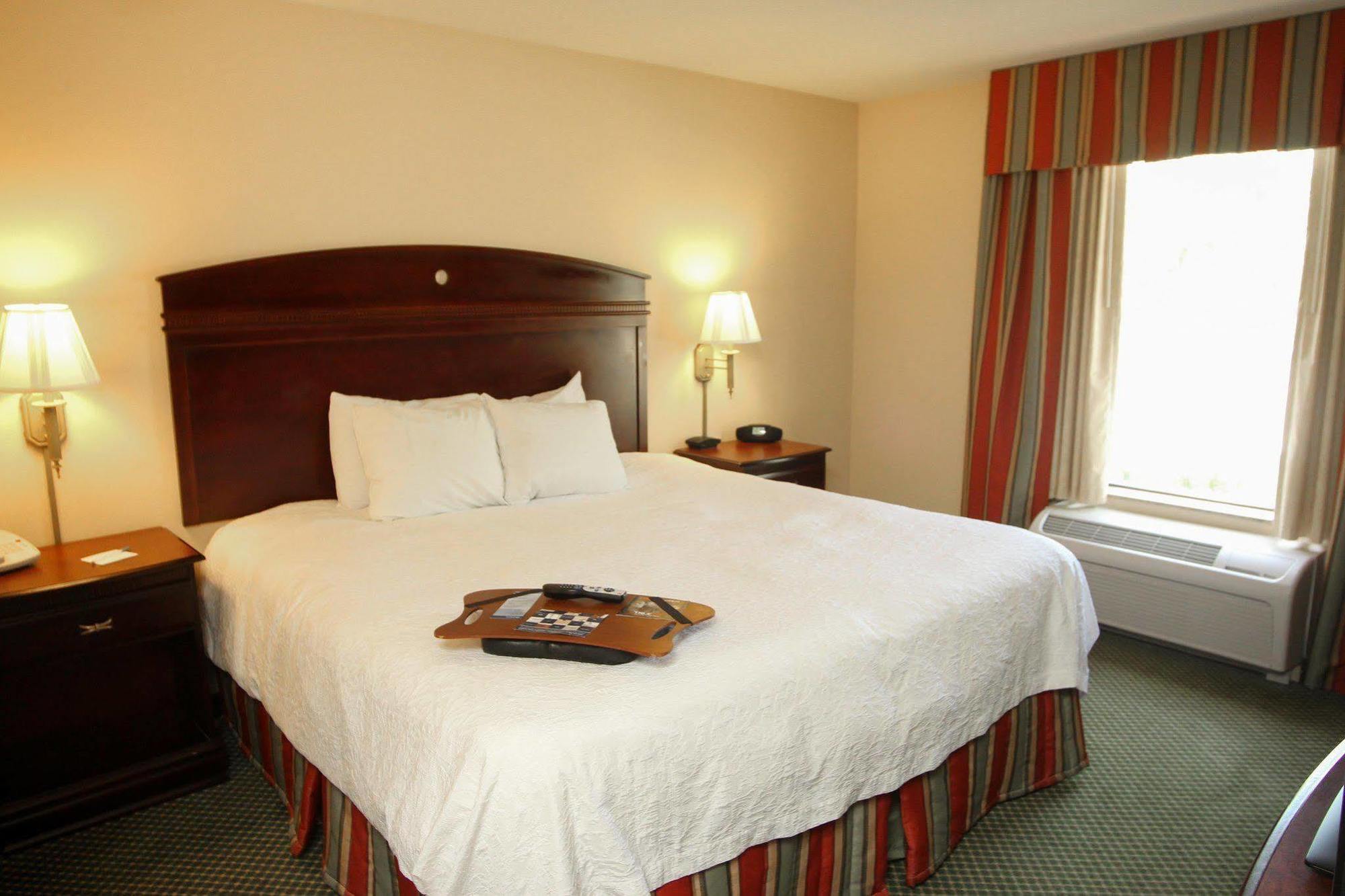Hampton Inn By Hilton Clinton Kültér fotó